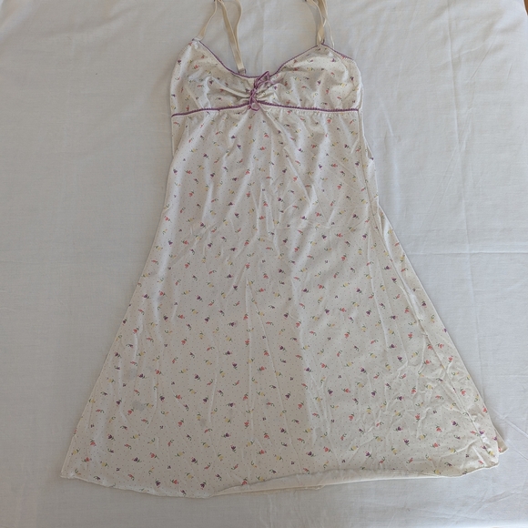 Simons Purple and Cream Chemise with Delicate Details - Picture 3 of 8